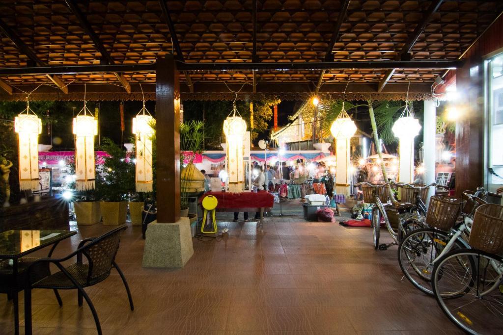 Phoothawee House Otel Chiang Mai Dış mekan fotoğraf