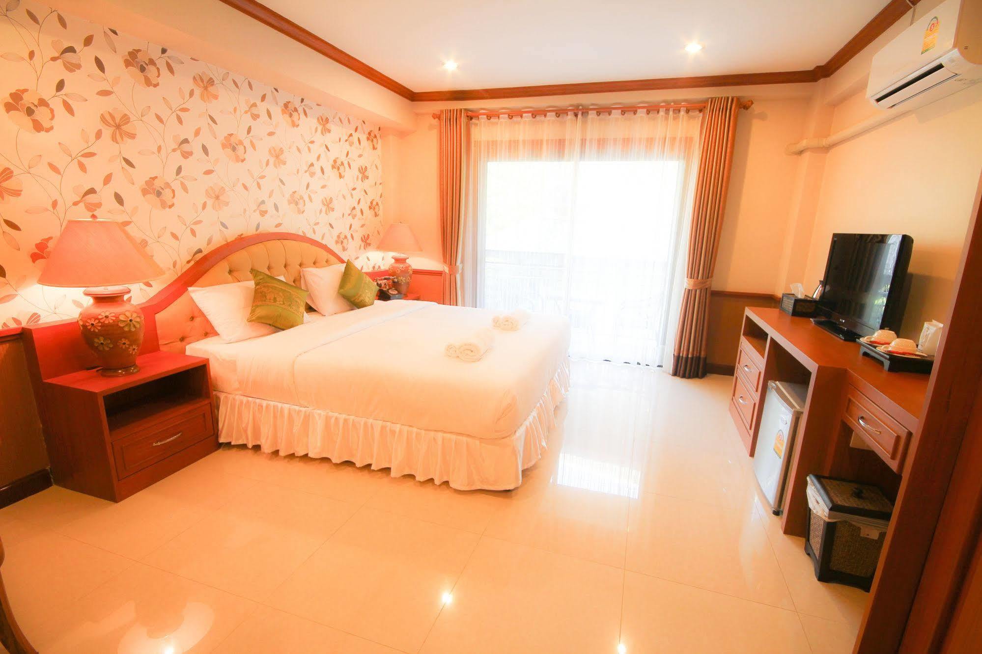 Phoothawee House Otel Chiang Mai Dış mekan fotoğraf
