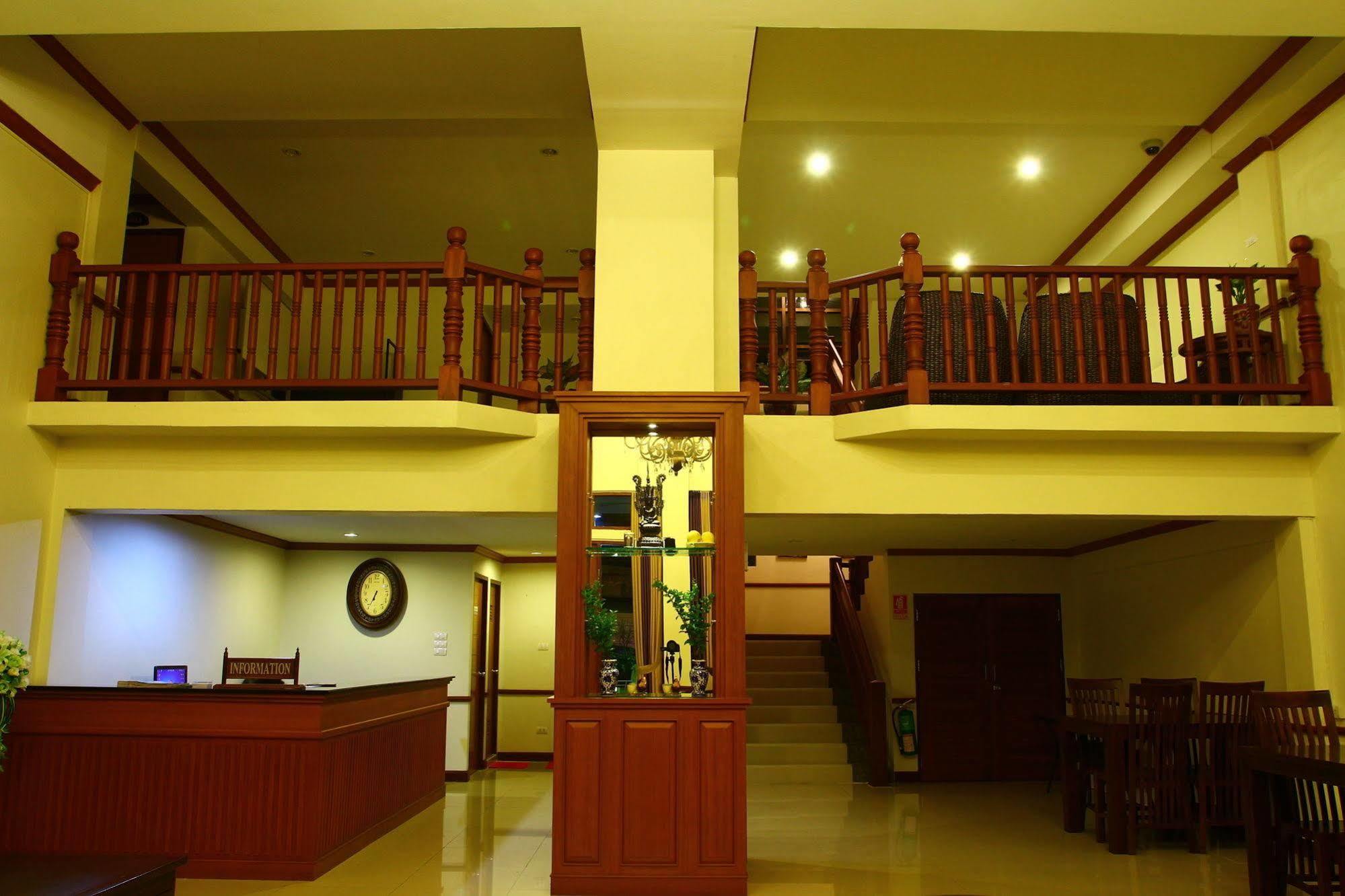 Phoothawee House Otel Chiang Mai Dış mekan fotoğraf