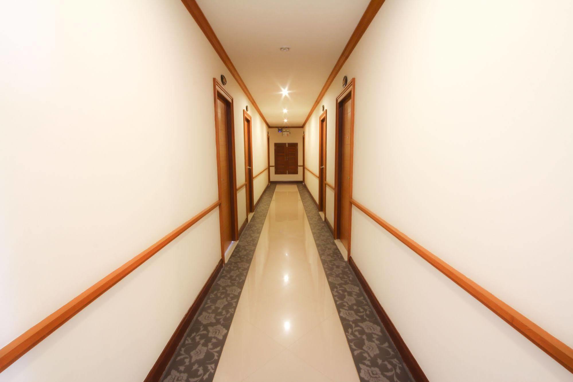 Phoothawee House Otel Chiang Mai Dış mekan fotoğraf