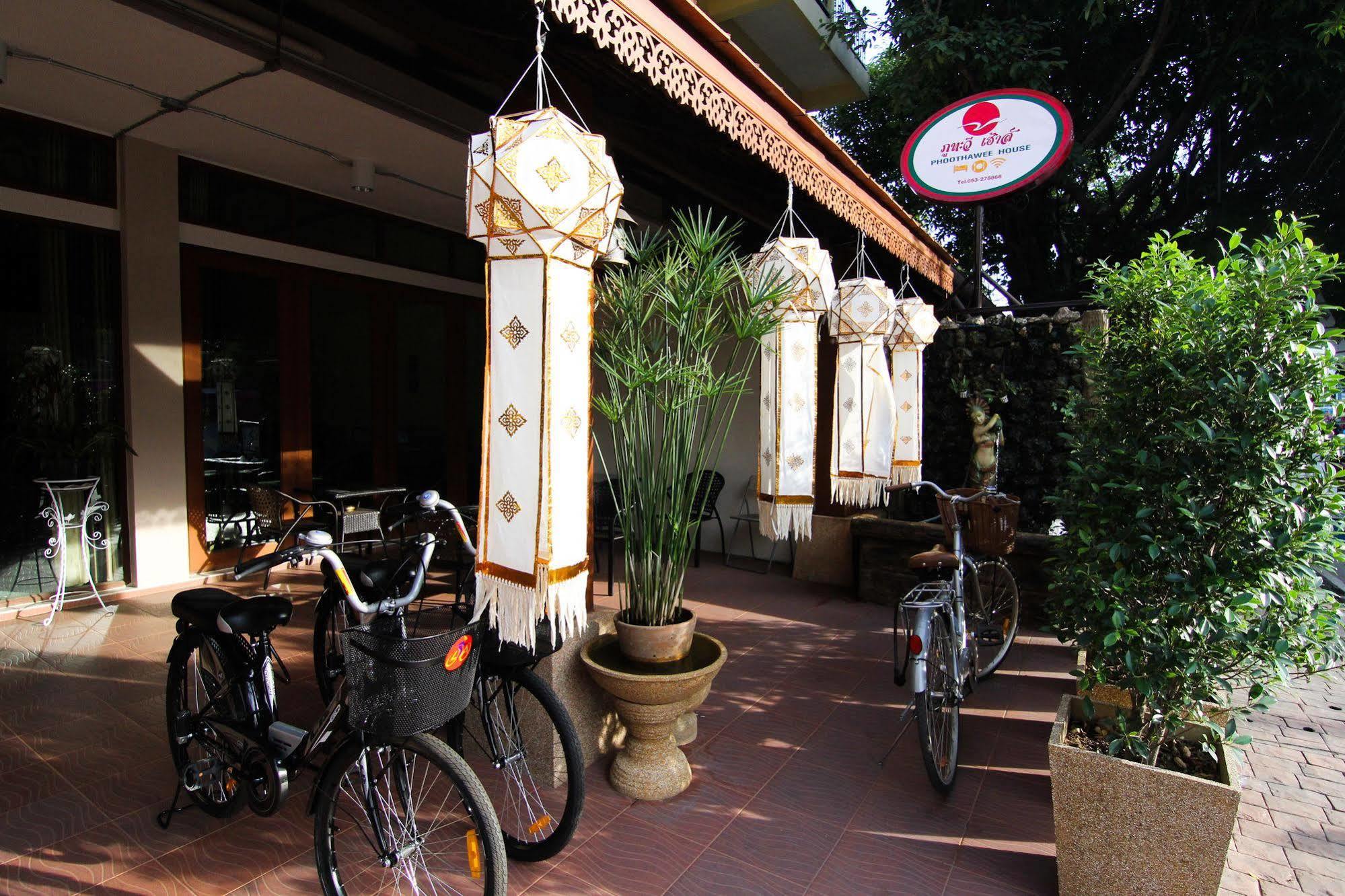 Phoothawee House Otel Chiang Mai Dış mekan fotoğraf